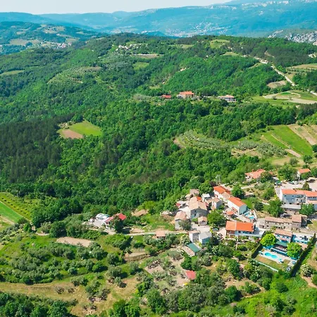 Gorgeous Home In Krusvari * Racicki Brijeg
