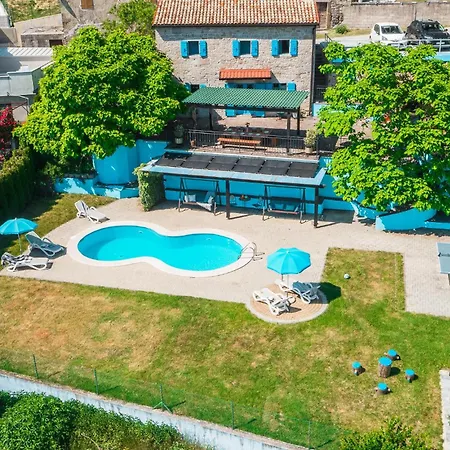 Gorgeous Home In Krusvari Сasa de vacaciones Racicki Brijeg
